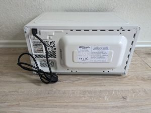 Orbegozo MI 2115 Mikrowelle von hinten