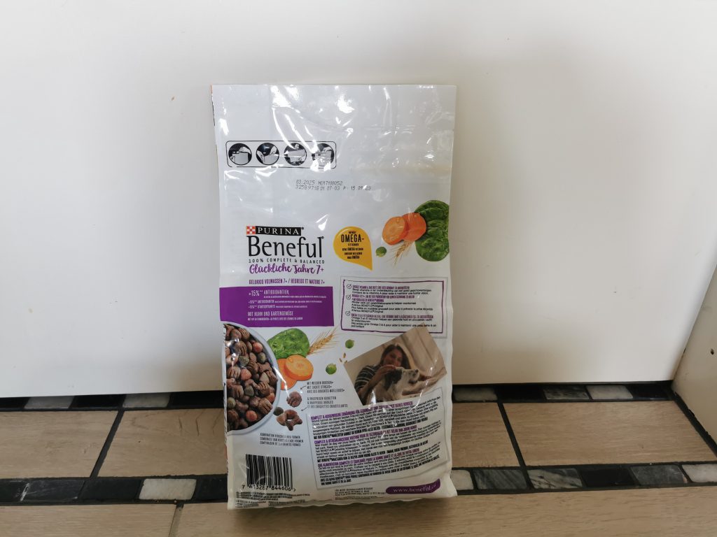 PURINA BENEFUL Glückliche Jahre 7+ Senior Hundefutter Beutel von hinten