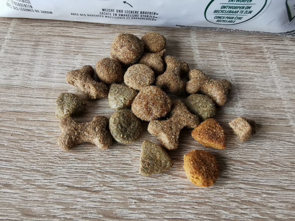 PURINA BENEFUL Glückliche Jahre 7+ Senior Hundetrockenfutter Kroketten Detail