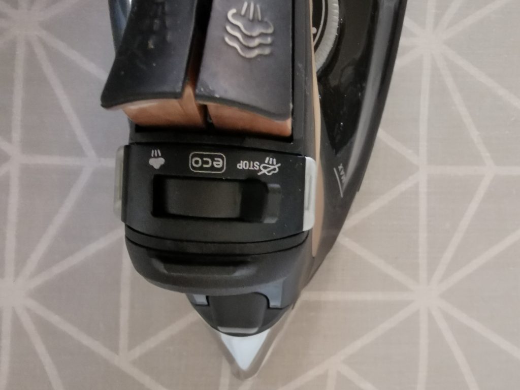 Rowenta DW5325 Focus Excel Dampfbügeleisen von vorn Detail