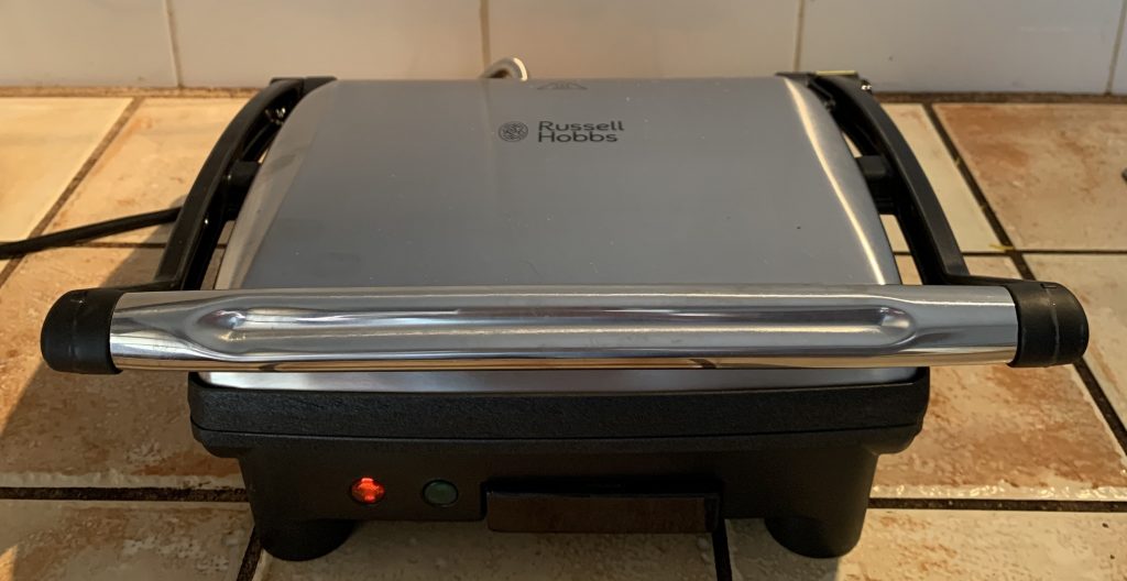 Russell Hobbs ‎17888-56 3-in-1-Kontaktgrill beim Aufheizen