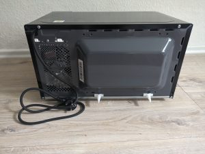 Sharp R642BKW Mikrowelle von hinten