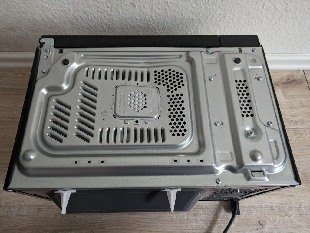 Sharp R642BKW Mikrowelle von unten