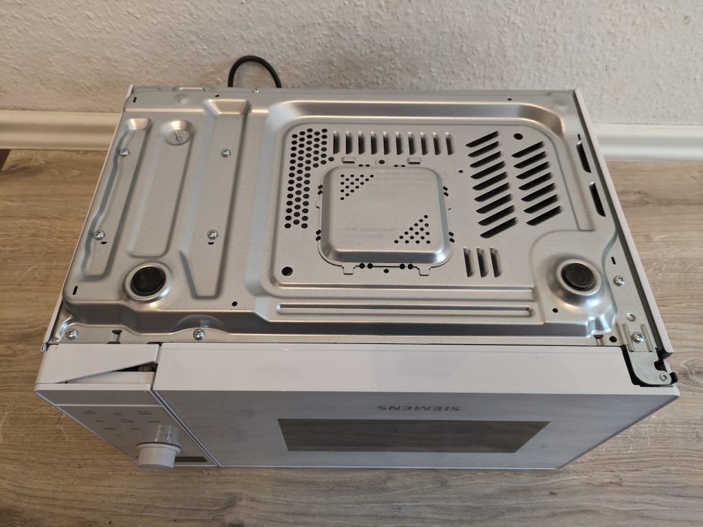 Siemens FF023LMW0 iQ300 Mikrowelle von unten