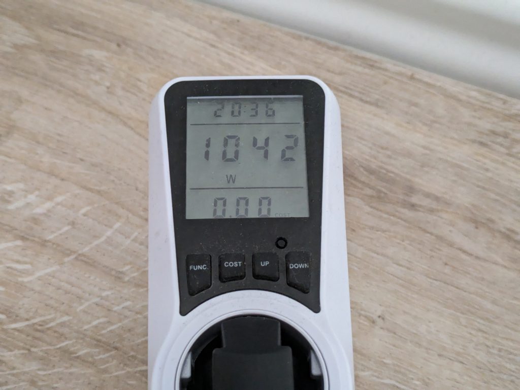 Stromverbrauch der Cecotec Microondas ProClean 3050 Mikrowelle im Betrieb