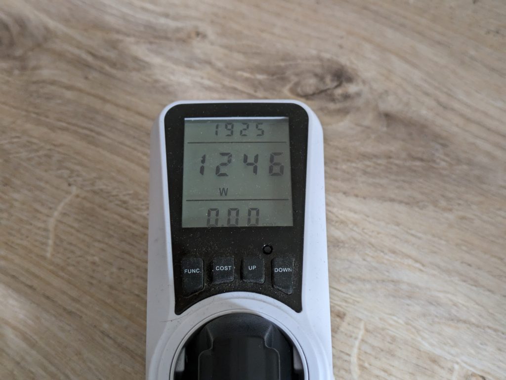 Stromverbrauch der Panasonic NN-E20JWMEPG Mikrowelle im Betrieb