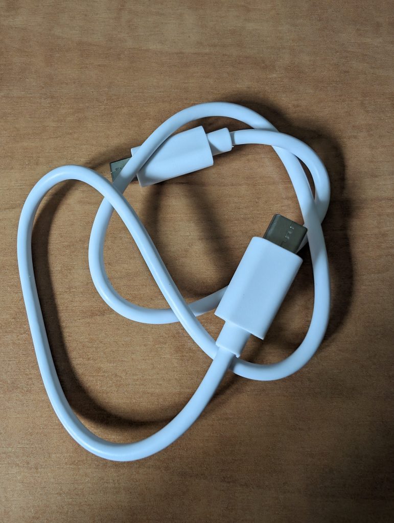 TORRAS PB-P051-01 Powerbank Ladekabel ausgepackt