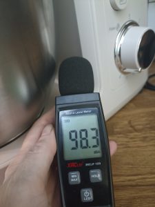 Tefal Bake Partner Küchenmaschine, Messen der Lautstärke in Dezibel