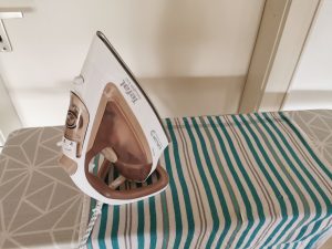 Tefal FV5780 Easygliss Eco Dampfbügeleisen Bügeln Geschirrtuch