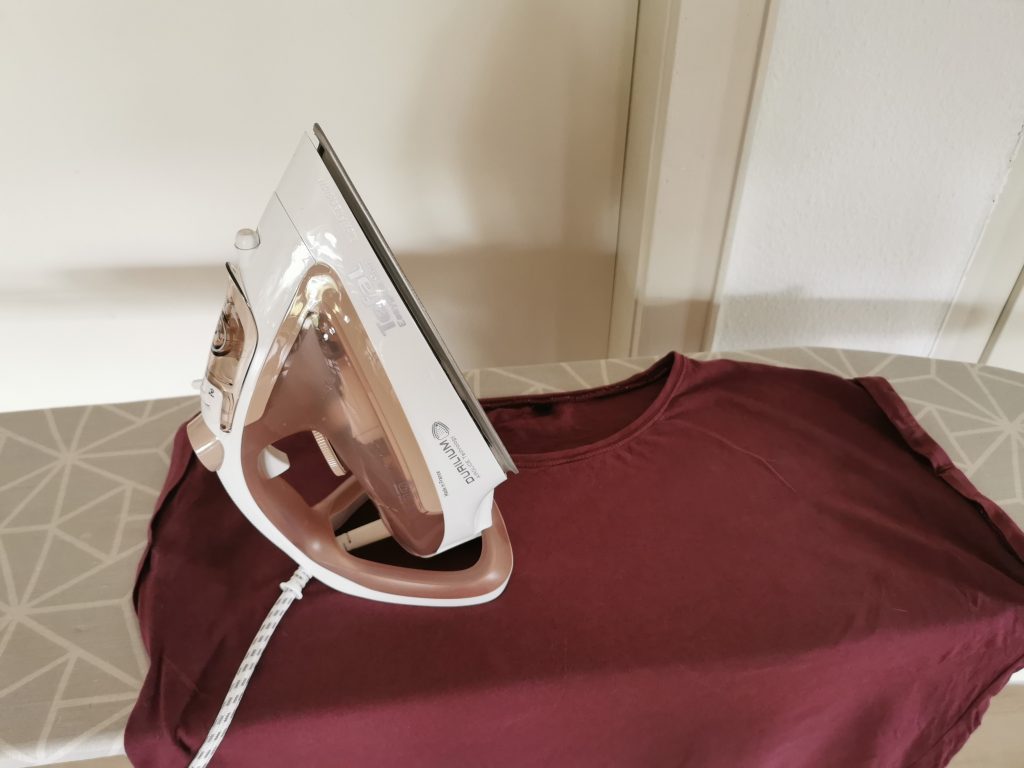 Tefal FV5780 Easygliss Eco Dampfbügeleisen Bügeln TShirt