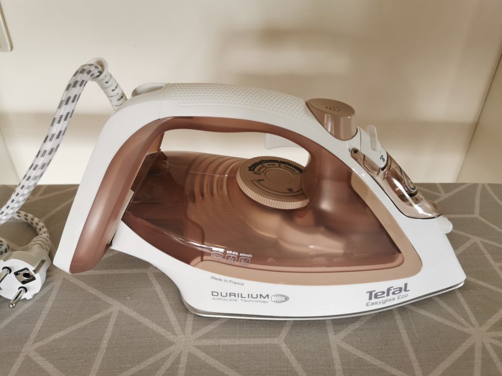 Tefal FV5780 Easygliss Eco Dampfbügeleisen Seitenansicht