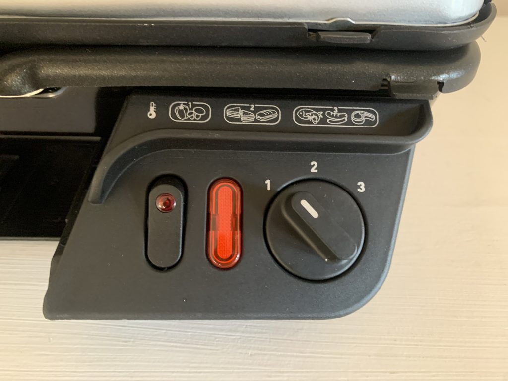Tefal GC3050 2-in-1-Kontaktgrill Nahaufnahme Bedienelement