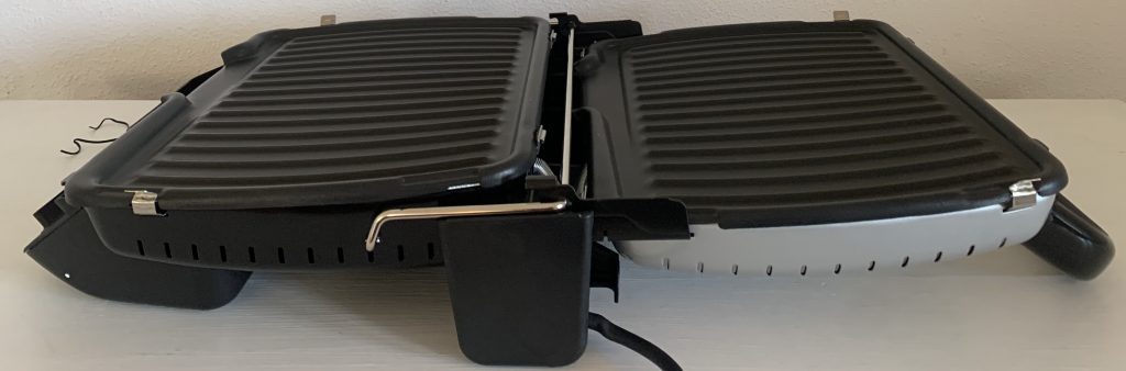 Tefal GC3050 2-in-1-Kontaktgrill als Flächengrill von der Seite