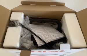 Tefal GC3050 2-in-1-Kontaktgrill im geöffneten Karton von oben