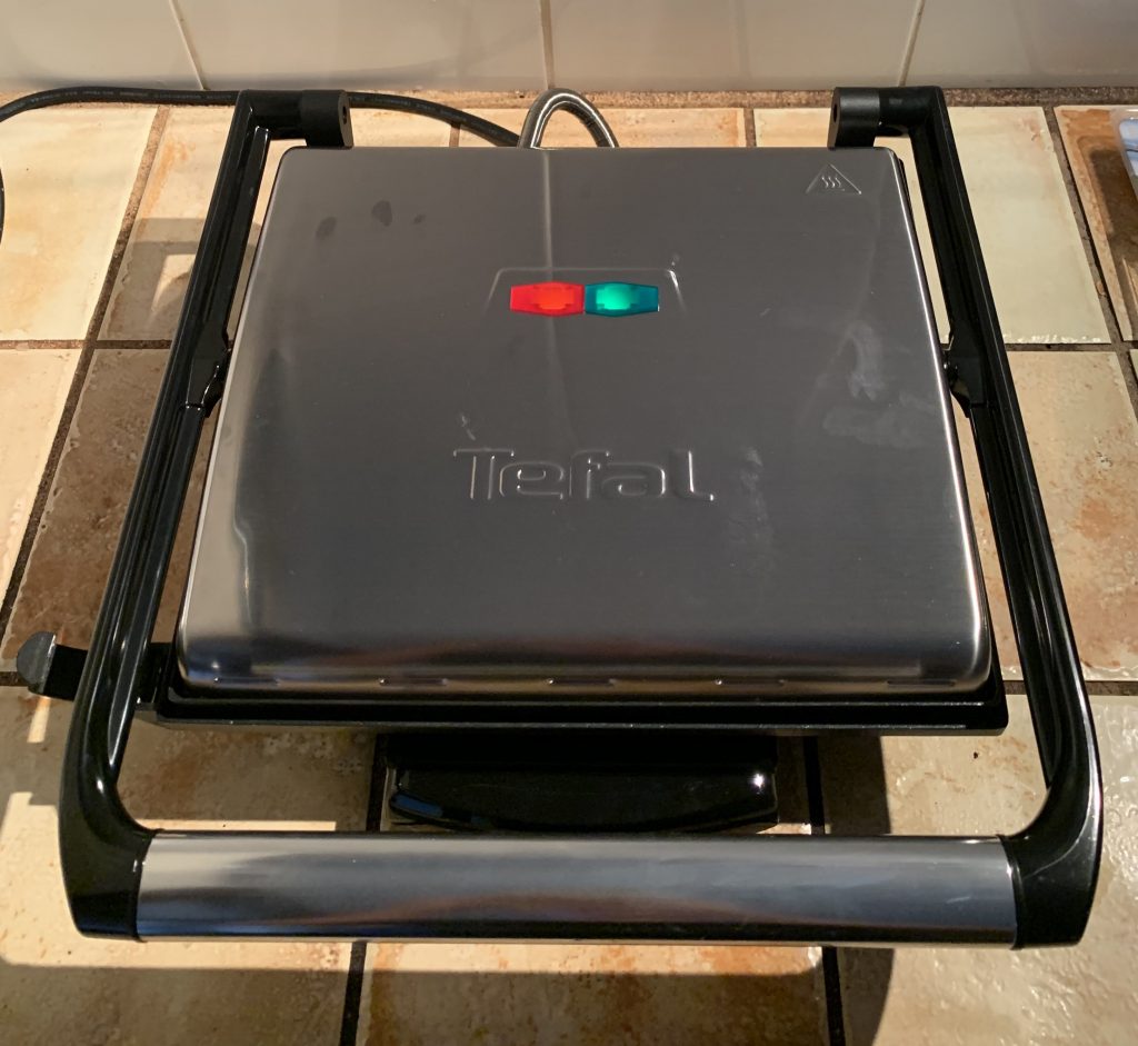 Tefal Inicio GC241D Kontaktgrill nach beendeter Aufheizzeit