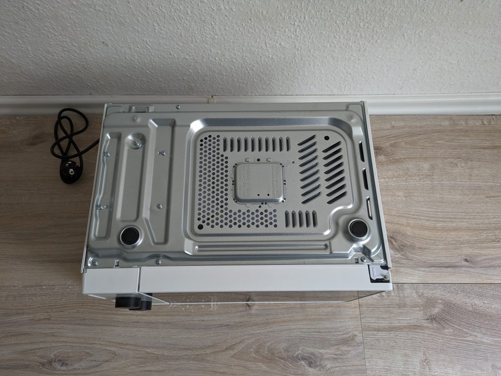 Toshiba MM2-MM20PF Mikrowelle von unten