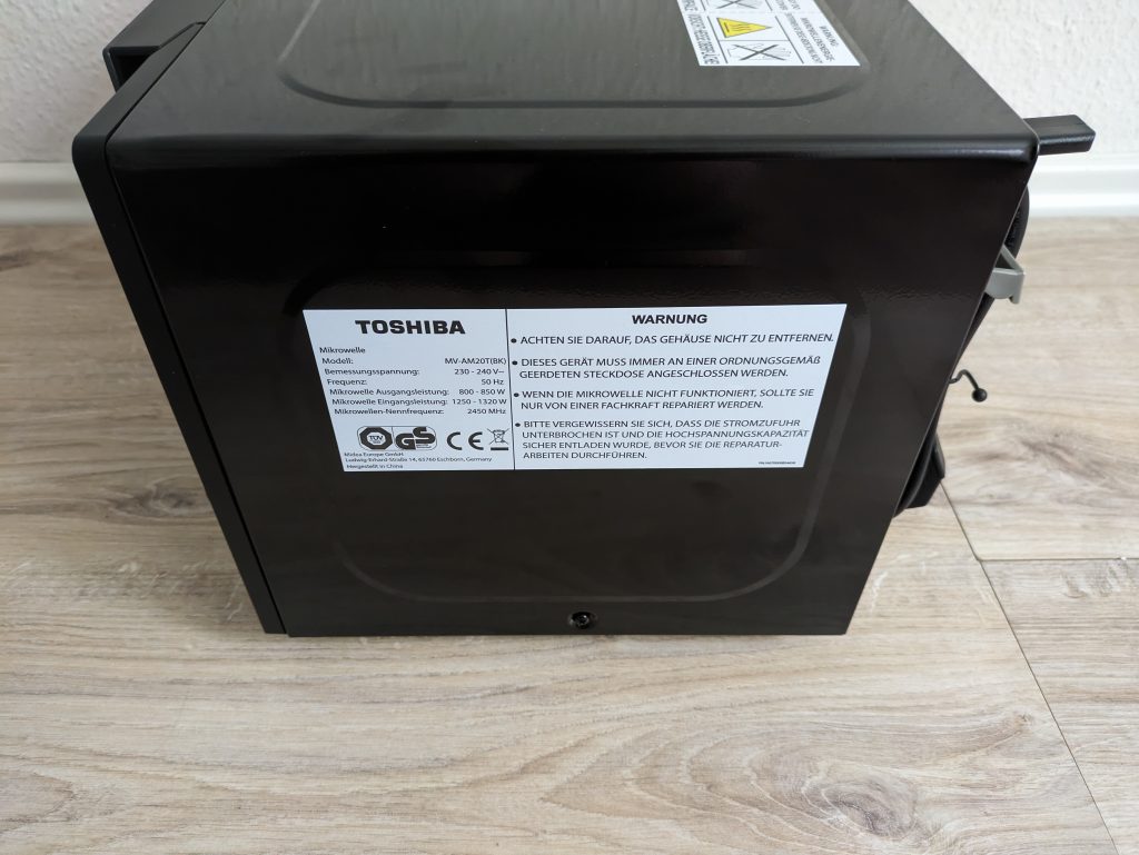 Toshiba MV-AM20T Mikrowelle von links
