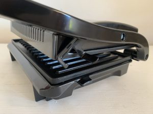 Tristar GR-2846 Kontaktgrill Griffverriegelung Nahaufnahme