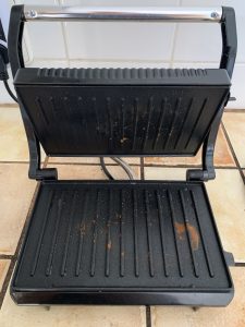 Tristar GR-2846 Kontaktgrill Grillplatten nach der Verwendung