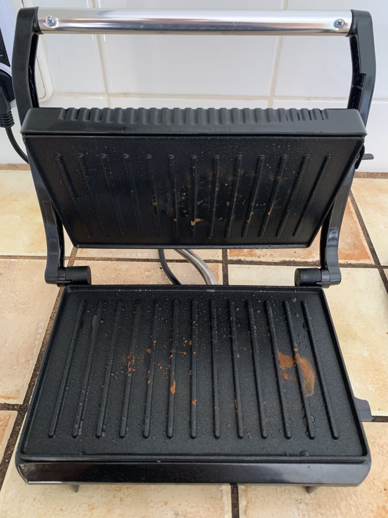 Tristar GR-2846 Kontaktgrill Grillplatten nach der Verwendung