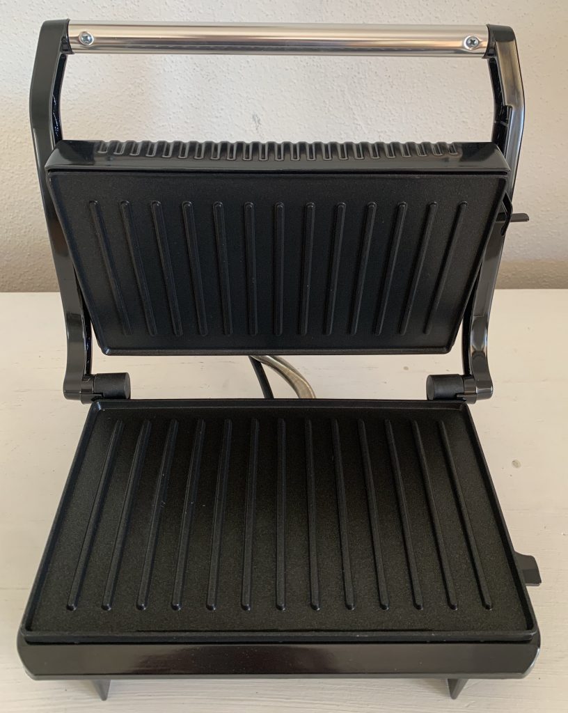 Tristar GR-2846 Kontaktgrill aufgeklappt