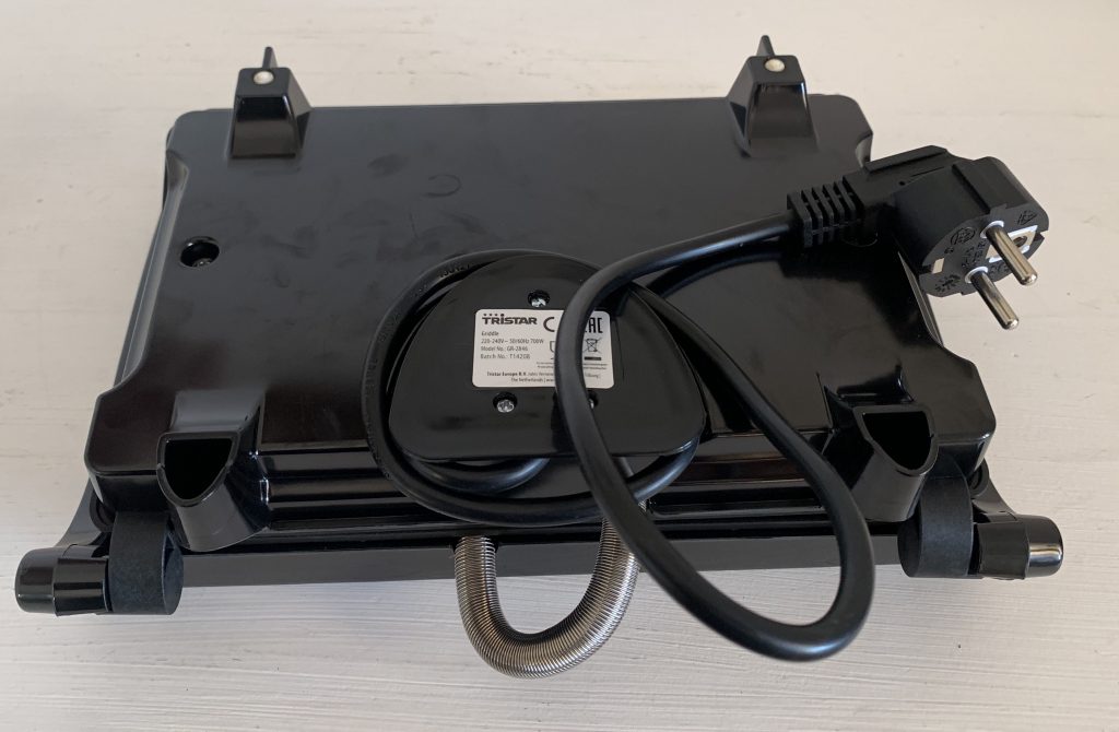 Tristar GR-2846 Kontaktgrill mit Kabel, das sich von alleine von der Kabelaufwicklung löst