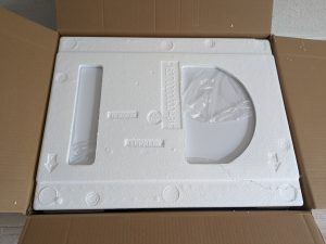 Verpackung der Panasonic NN-E20JWMEPG Mikrowelle, geöffnet