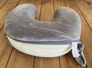 WELLGRO-Nackenkissen mit geöffnetem Reißverschluss