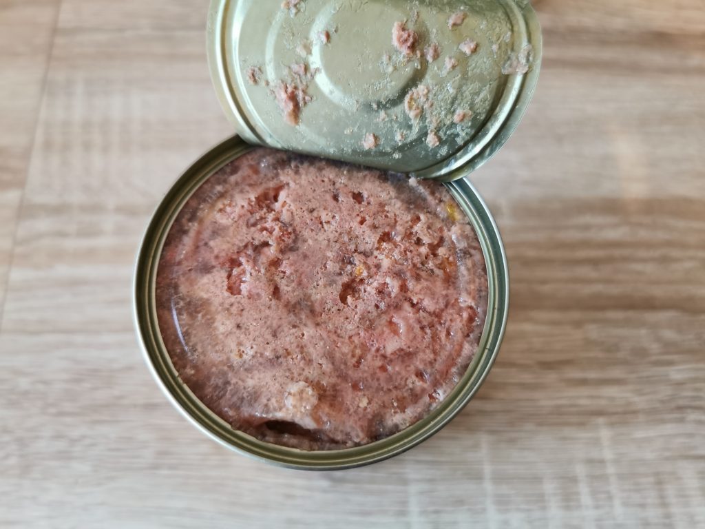 Wellness CORE 95 % Chicken and Duck Hundefutter Dose geöffnet