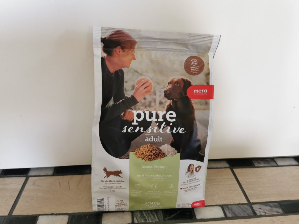 mera Pure Sensitive Insect Protein Hundefutter Beutel von vorn