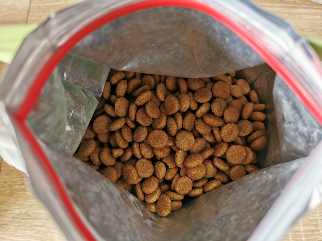 mera Pure Sensitive Insect Protein Hundefutter geöffneter Beutel