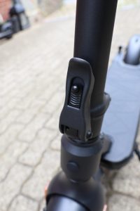 VMAX VX2 Extreme Elektro-Scooter Klappverschluss