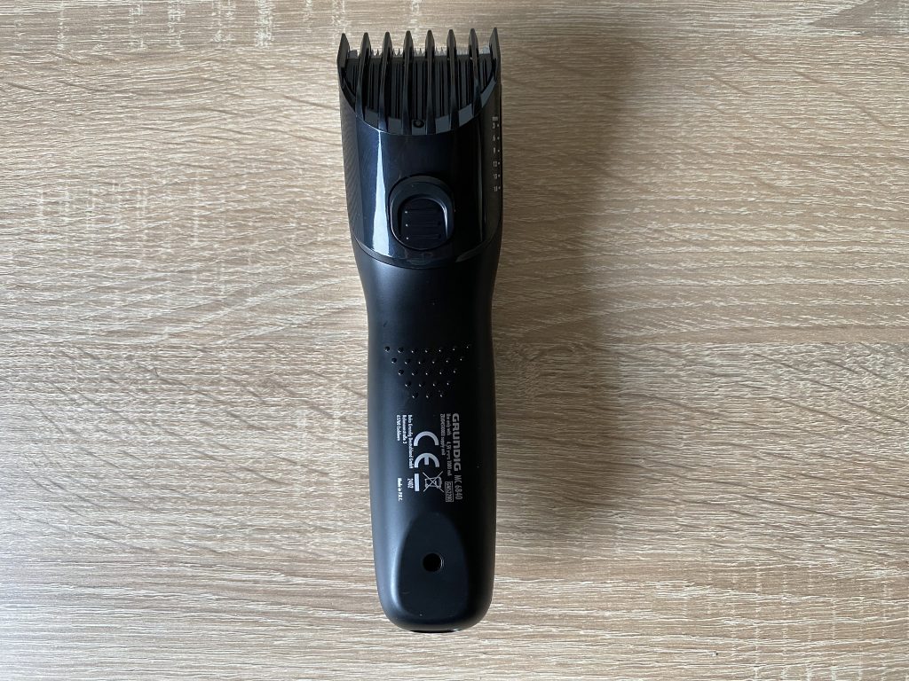 Grundig MC 6840 Haarschneider Unterseite