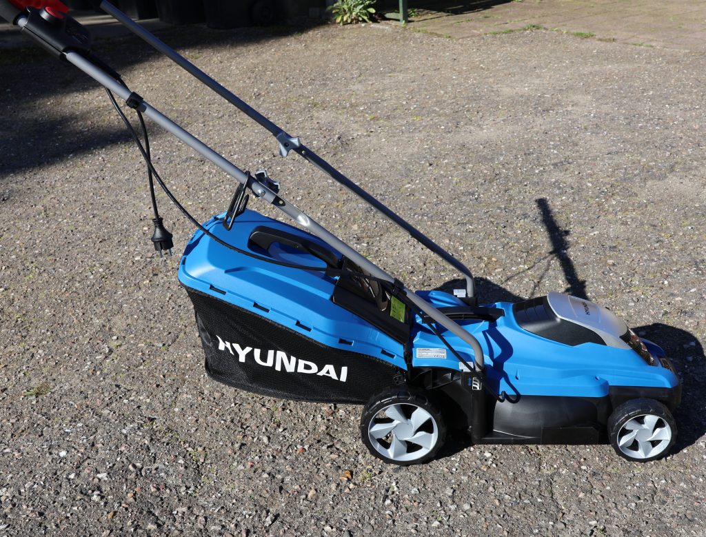 Hyundai LM3301E Rasenmäher Seitlich