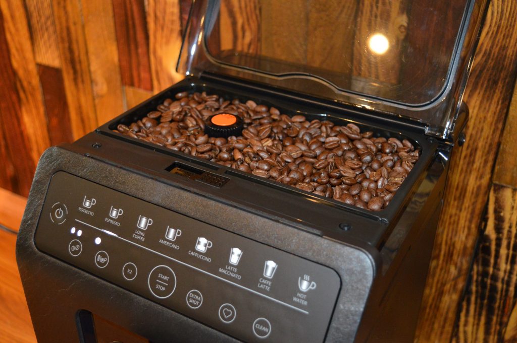 Krups EA897 Evidence Eco-Design Kaffeevollautomat Kaffeebohnenbehälter und Bedienpanel