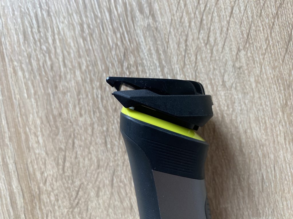 Philips Series 7000 All-in-One-Trimmer Haarschneider verstellbarer Kammausatz auf höchster Stufe