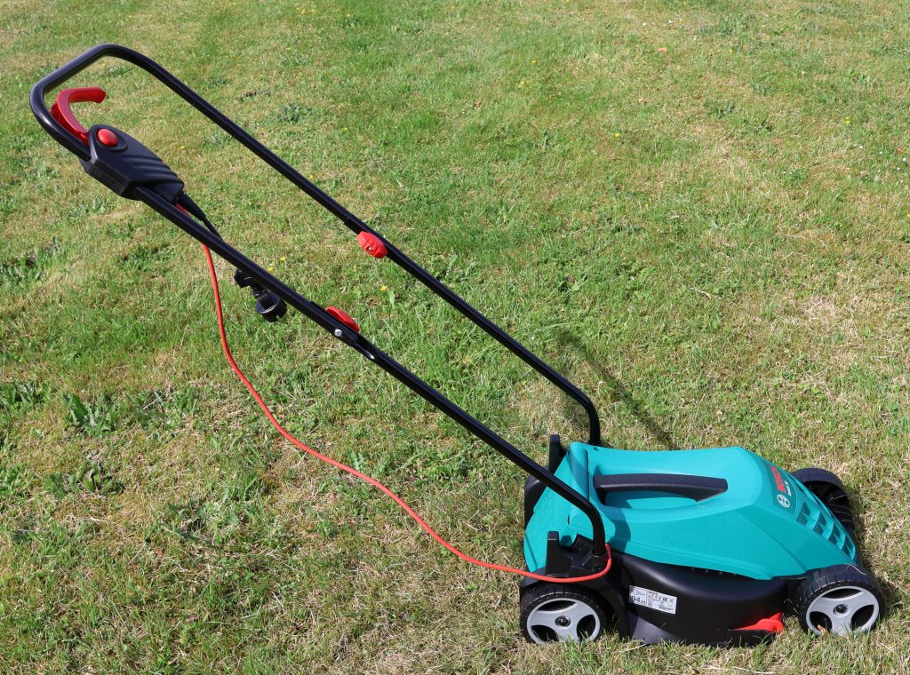 Bosch Rotak 32 Rasenmäher Aufgebaut seitlich