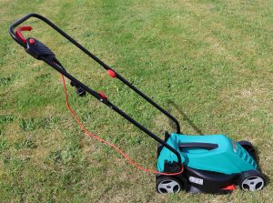 Bosch Rotak 32 Rasenmäher Aufgebaut seitlich