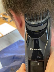 Panasonic ER-GC53K503 Haarschneider beim Haareschneiden