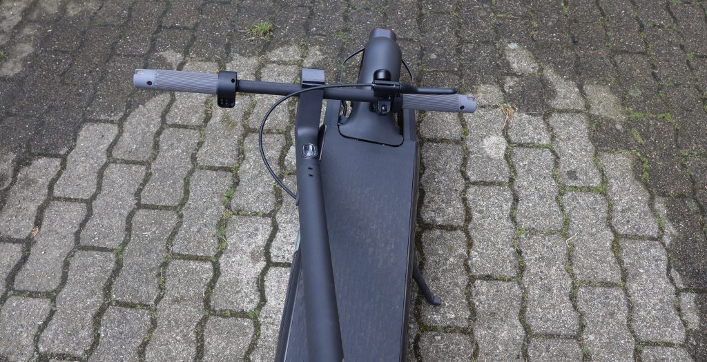 Navvee S65D Elektro-Scooter geklappt