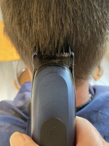 Braun Series 7 All-in-One Style Kit Haarschneider beim Haareschneiden