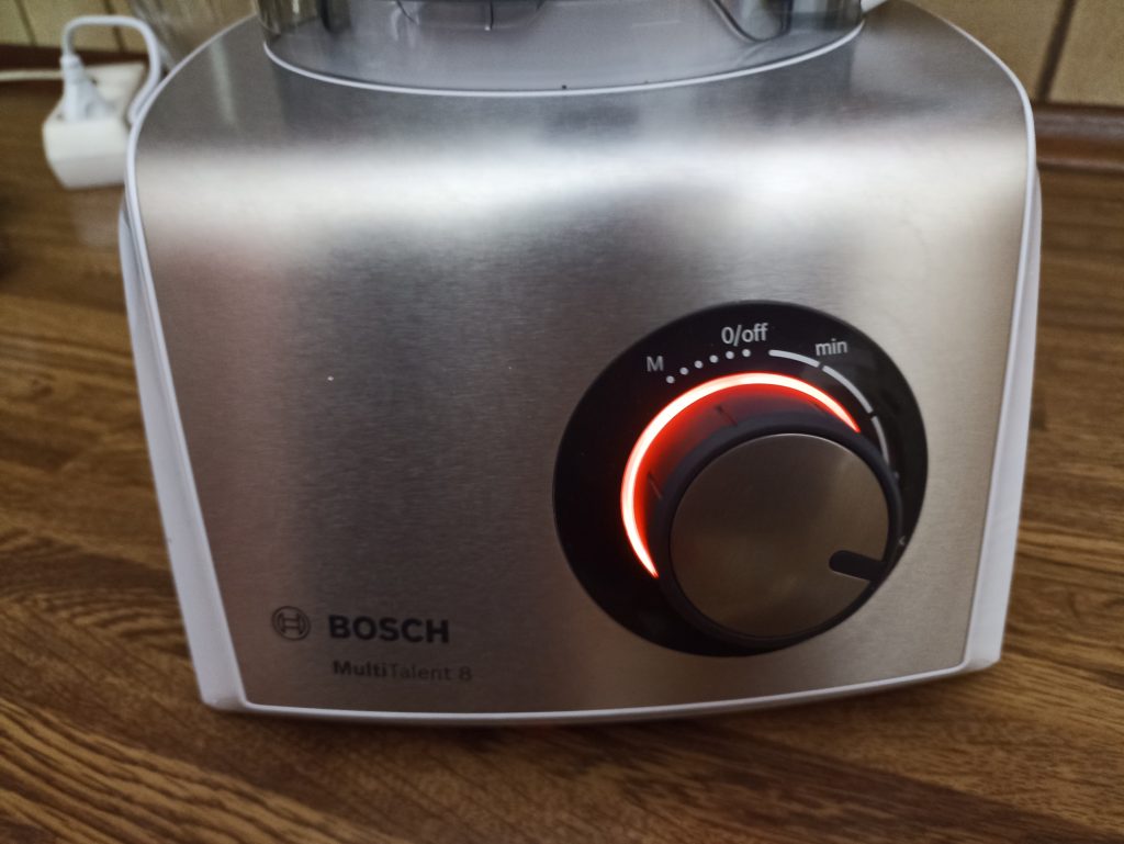 Bosch MultiTalent 8 MC812S814 Küchenmaschine, Drehregler beleuchtet