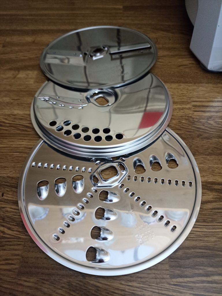 Bosch MultiTalent 8 MC812S814 Küchenmaschine, Raspelscheiben