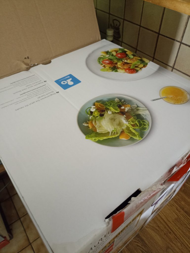 Bosch MultiTalent 8 MC812S814 Küchenmaschine, beim Öffnen der Verpackung