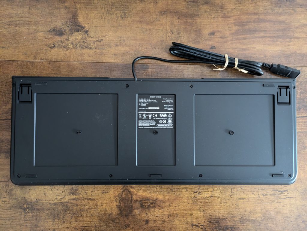 Cherry KC1000 Tastatur von unten