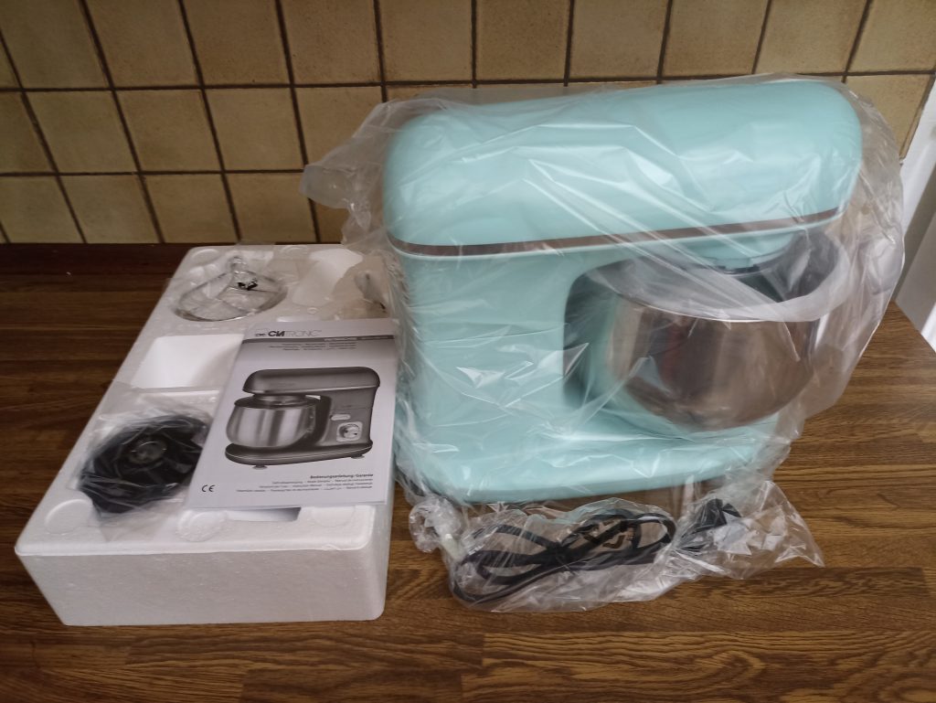 Clatronic KM 3711 Küchenmaschine, Lieferumfang mit Innenverpackung