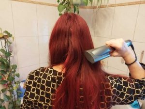 Dyson Airwrap™ Complete Long Warmluftbürste Verwendung zum Glätten der Haare