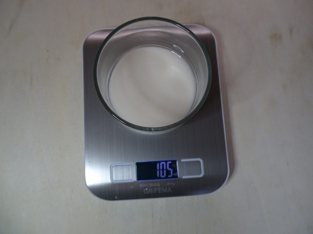 GRIFEMA Küchenwaage Test Milch in Milliliter
