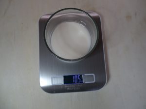 GRIFEMA Küchenwaage Test Milch in Milliliter