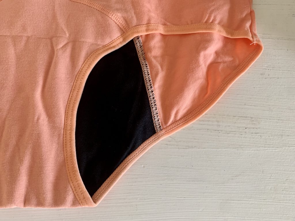 INNERSY Periodenunterwäsche in Orange Nahaufnahme der Nähte